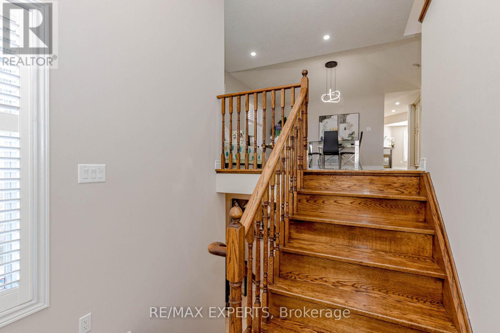 5 Temple West Crescent, Ajax, Ontario  L1T 4J5 - Photo 5 - E12485394