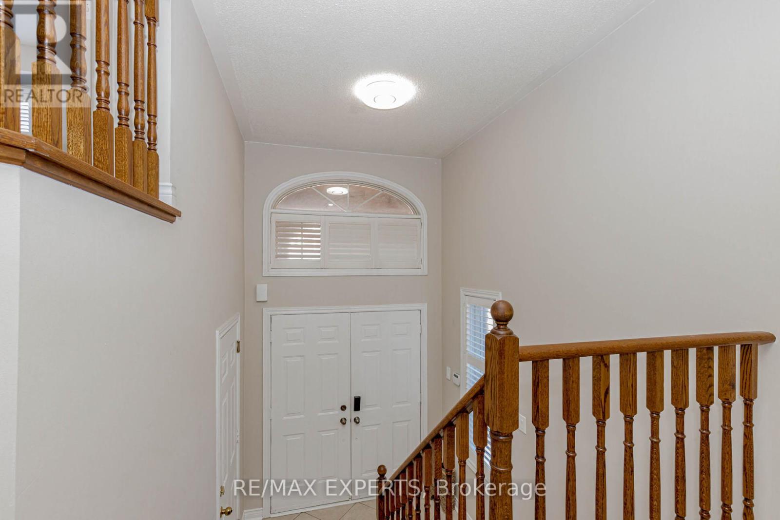 5 Temple West Crescent, Ajax, Ontario  L1T 4J5 - Photo 6 - E12485394