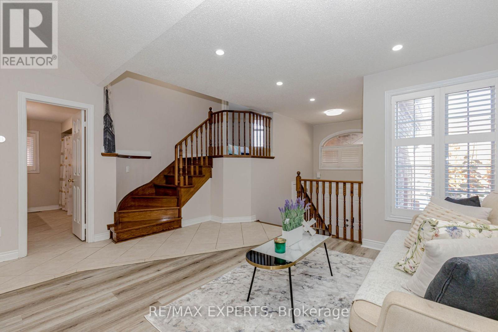 5 Temple West Crescent, Ajax, Ontario  L1T 4J5 - Photo 9 - E12485394