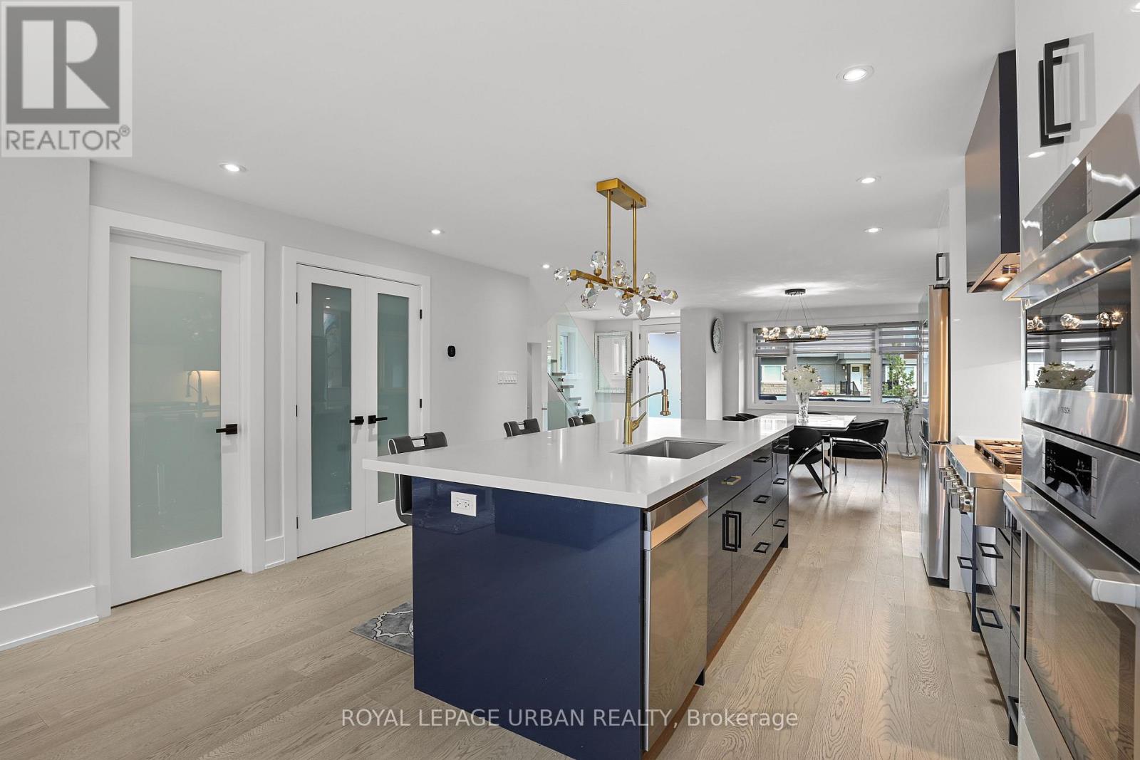 182 Parkview Hill Crescent, Toronto, Ontario  M4B 1R8 - Photo 12 - E12485451