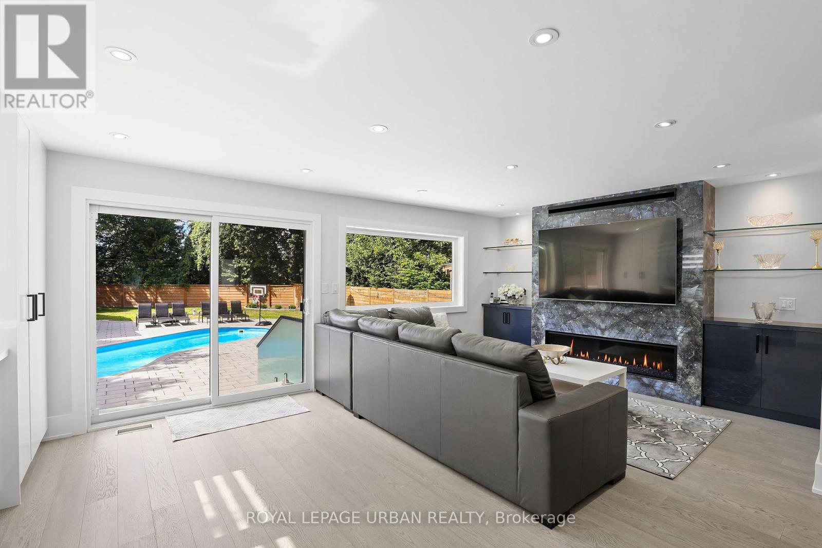 182 Parkview Hill Crescent, Toronto, Ontario  M4B 1R8 - Photo 13 - E12485451