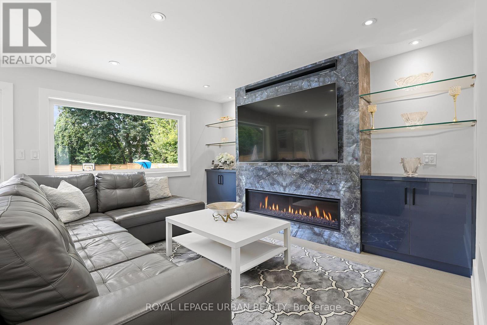 182 Parkview Hill Crescent, Toronto, Ontario  M4B 1R8 - Photo 14 - E12485451