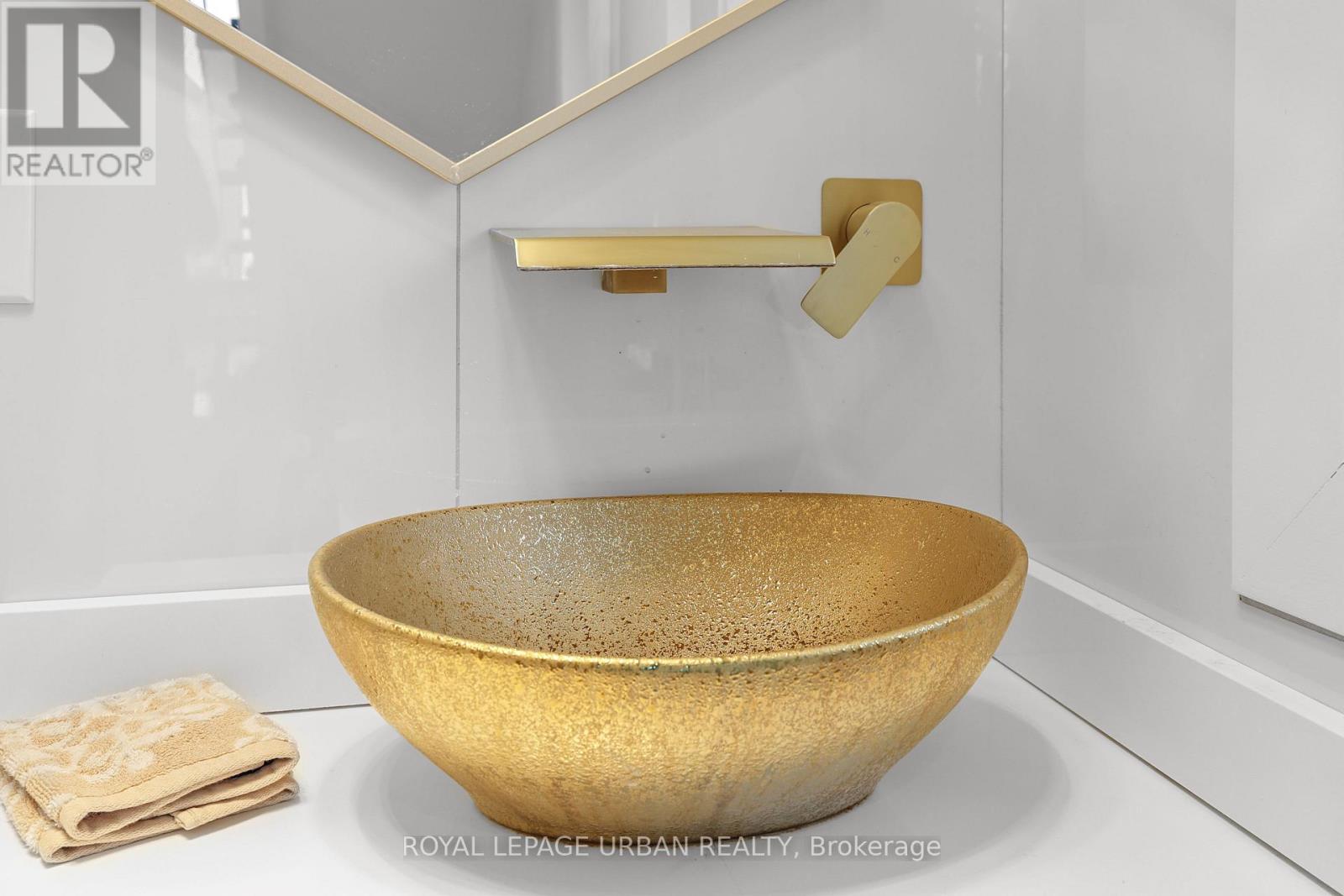 182 Parkview Hill Crescent, Toronto, Ontario  M4B 1R8 - Photo 18 - E12485451