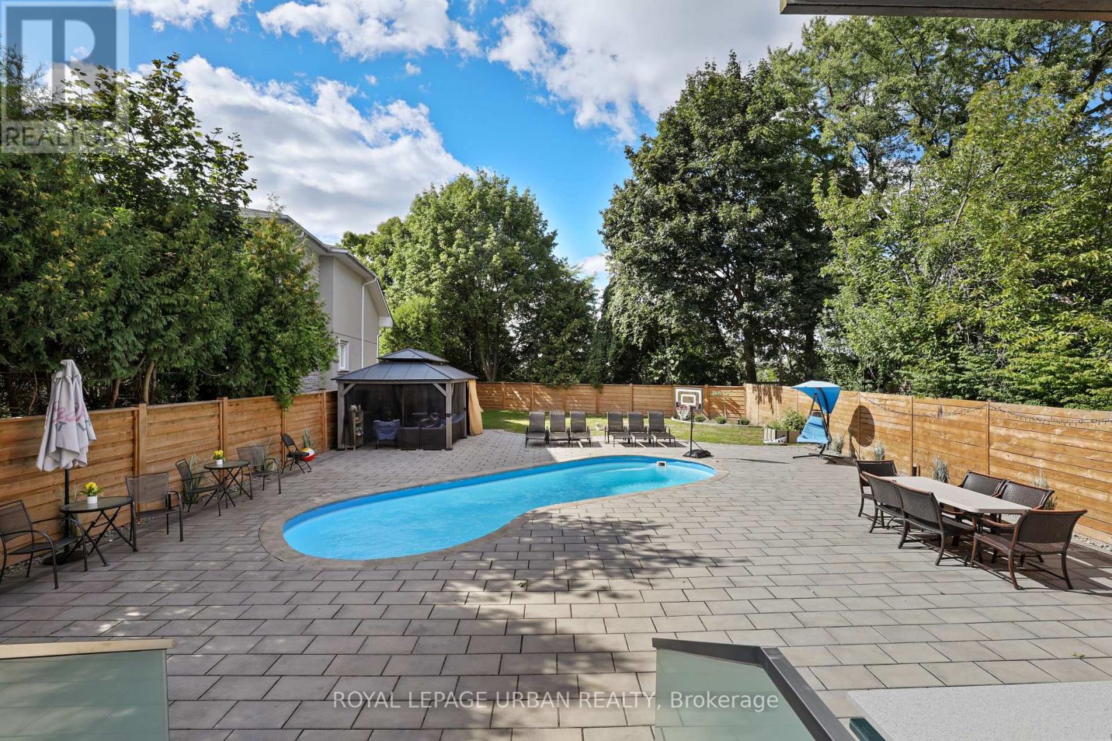 182 Parkview Hill Crescent, Toronto, Ontario  M4B 1R8 - Photo 45 - E12485451