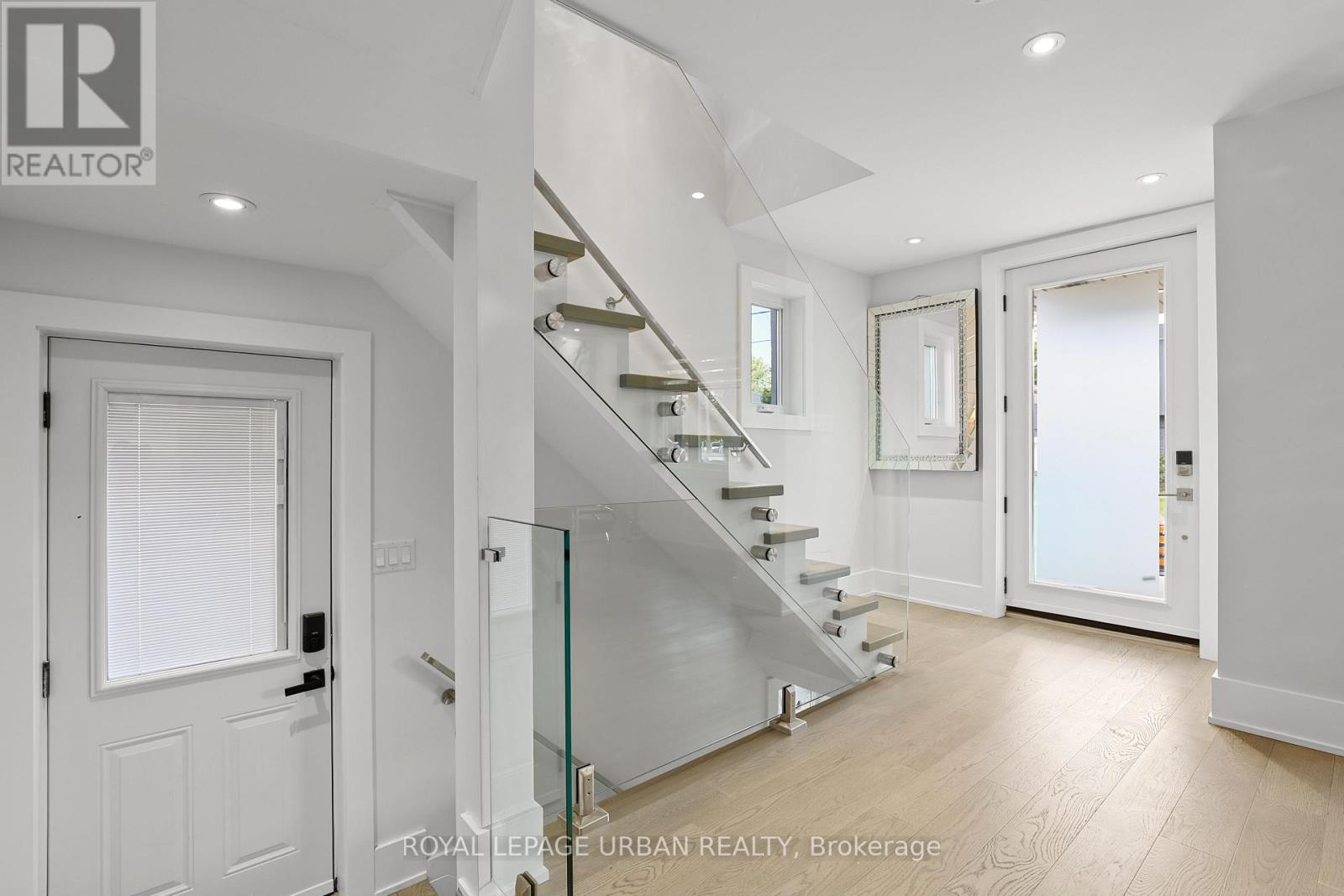 182 Parkview Hill Crescent, Toronto, Ontario  M4B 1R8 - Photo 7 - E12485451