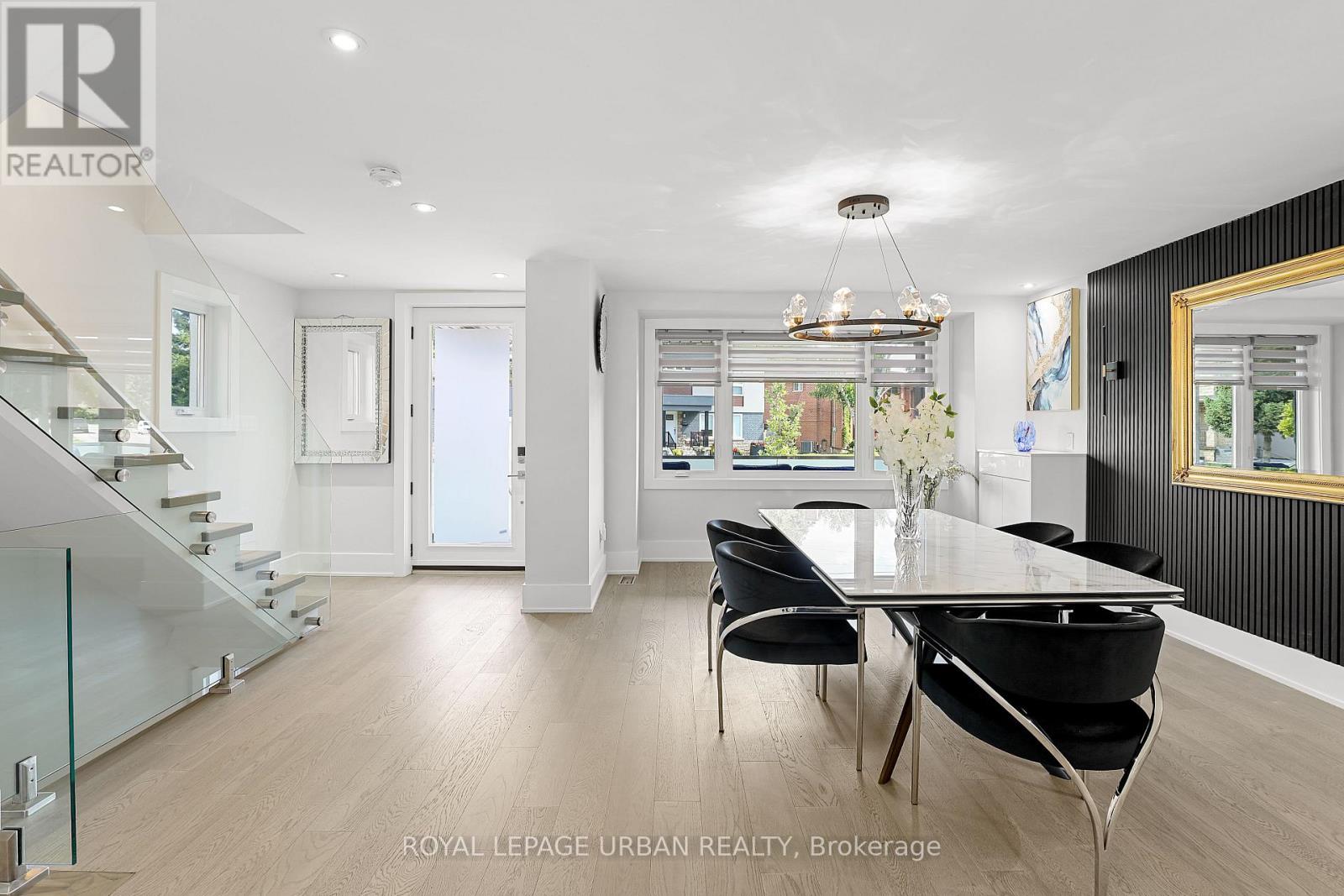 182 Parkview Hill Crescent, Toronto, Ontario  M4B 1R8 - Photo 8 - E12485451