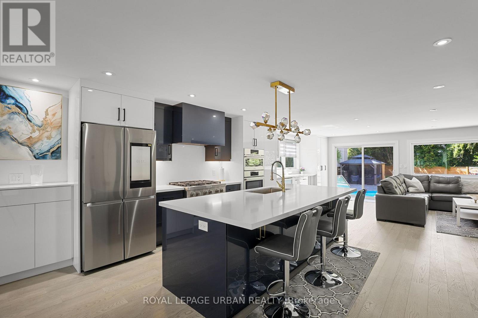 182 Parkview Hill Crescent, Toronto, Ontario  M4B 1R8 - Photo 9 - E12485451