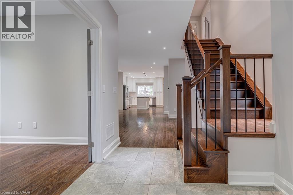 79 Kensington Avenue S, Hamilton, Ontario  L8M 3H1 - Photo 4 - 40781180