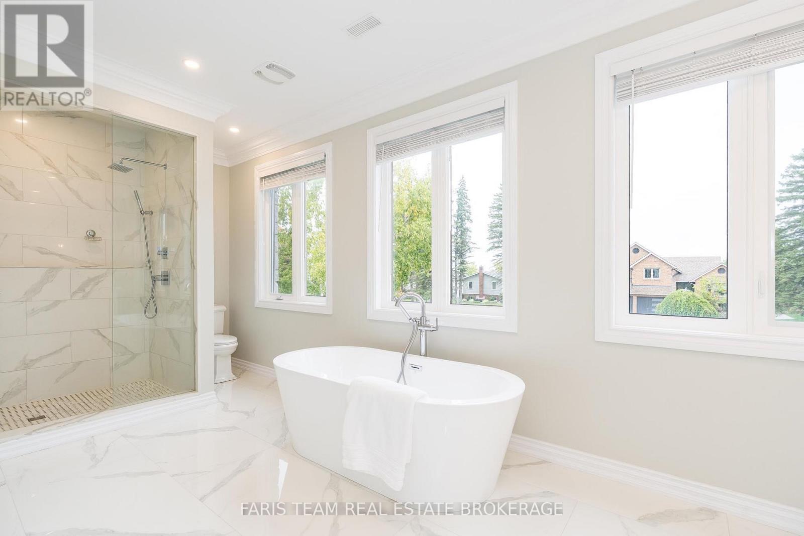 848 Church Drive, Innisfil (Lefroy), Ontario  L0L 1K0 - Photo 20 - N12460086