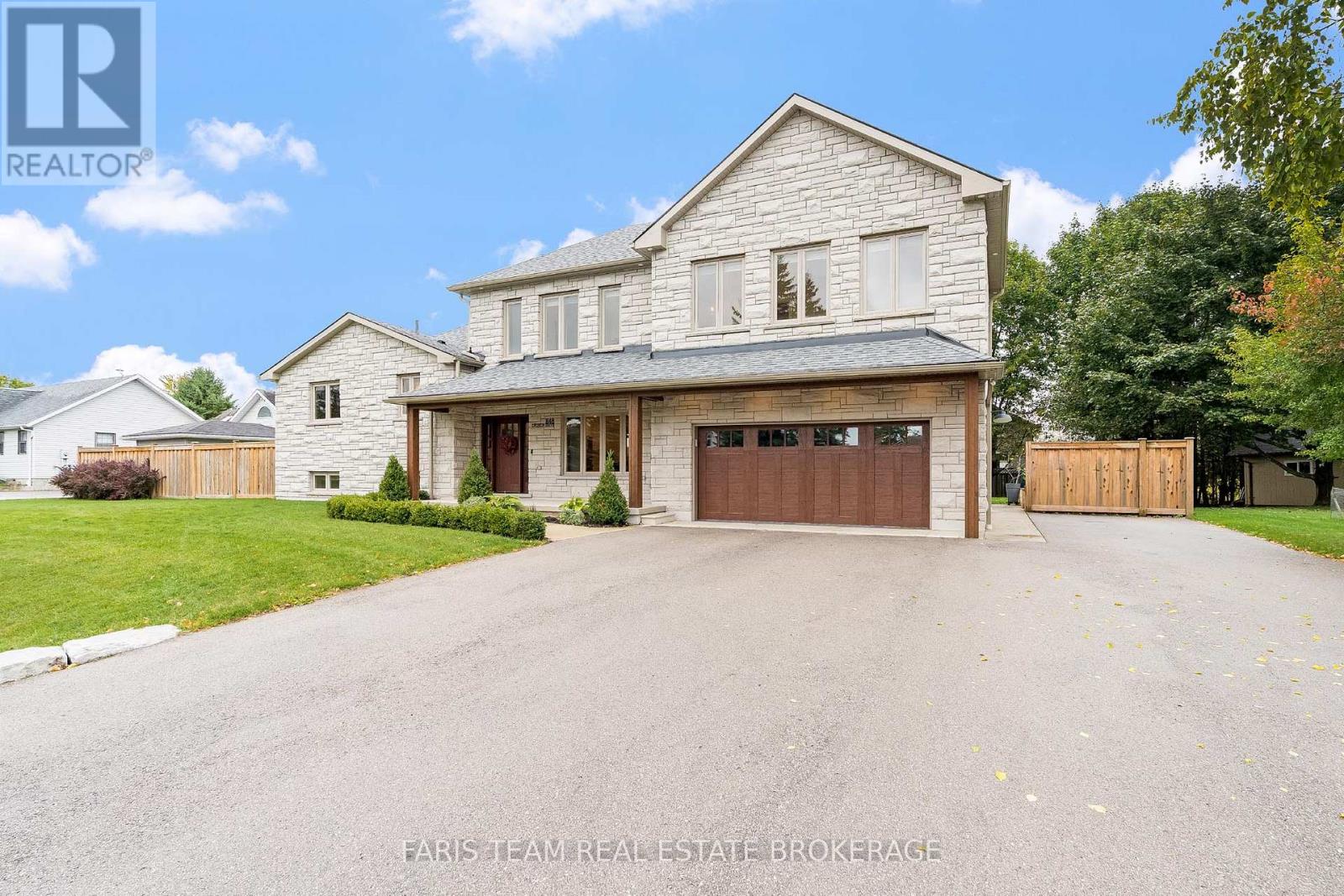 848 Church Drive, Innisfil (Lefroy), Ontario  L0L 1K0 - Photo 3 - N12460086