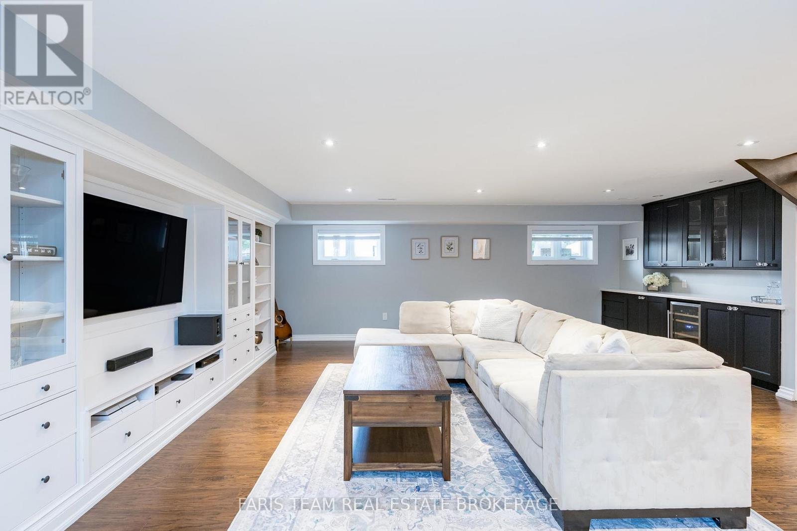 848 Church Drive, Innisfil (Lefroy), Ontario  L0L 1K0 - Photo 36 - N12460086