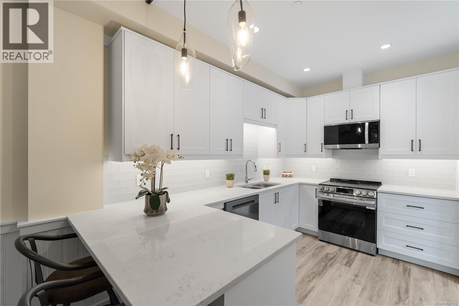 149 First Ave W, Qualicum Beach, British Columbia  V9K 1G9 - Photo 24 - 1018332