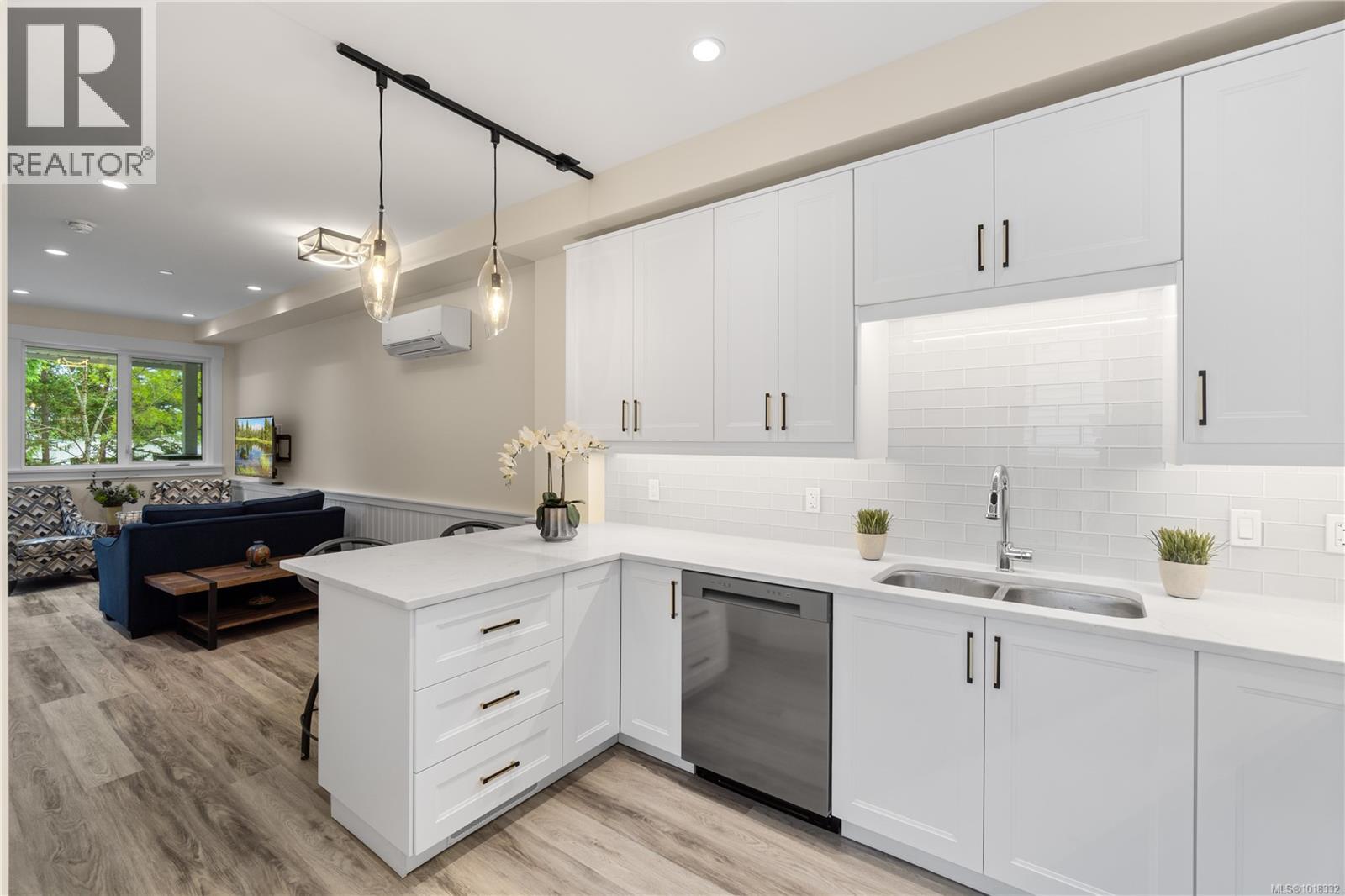 149 First Ave W, Qualicum Beach, British Columbia  V9K 1G9 - Photo 9 - 1018332