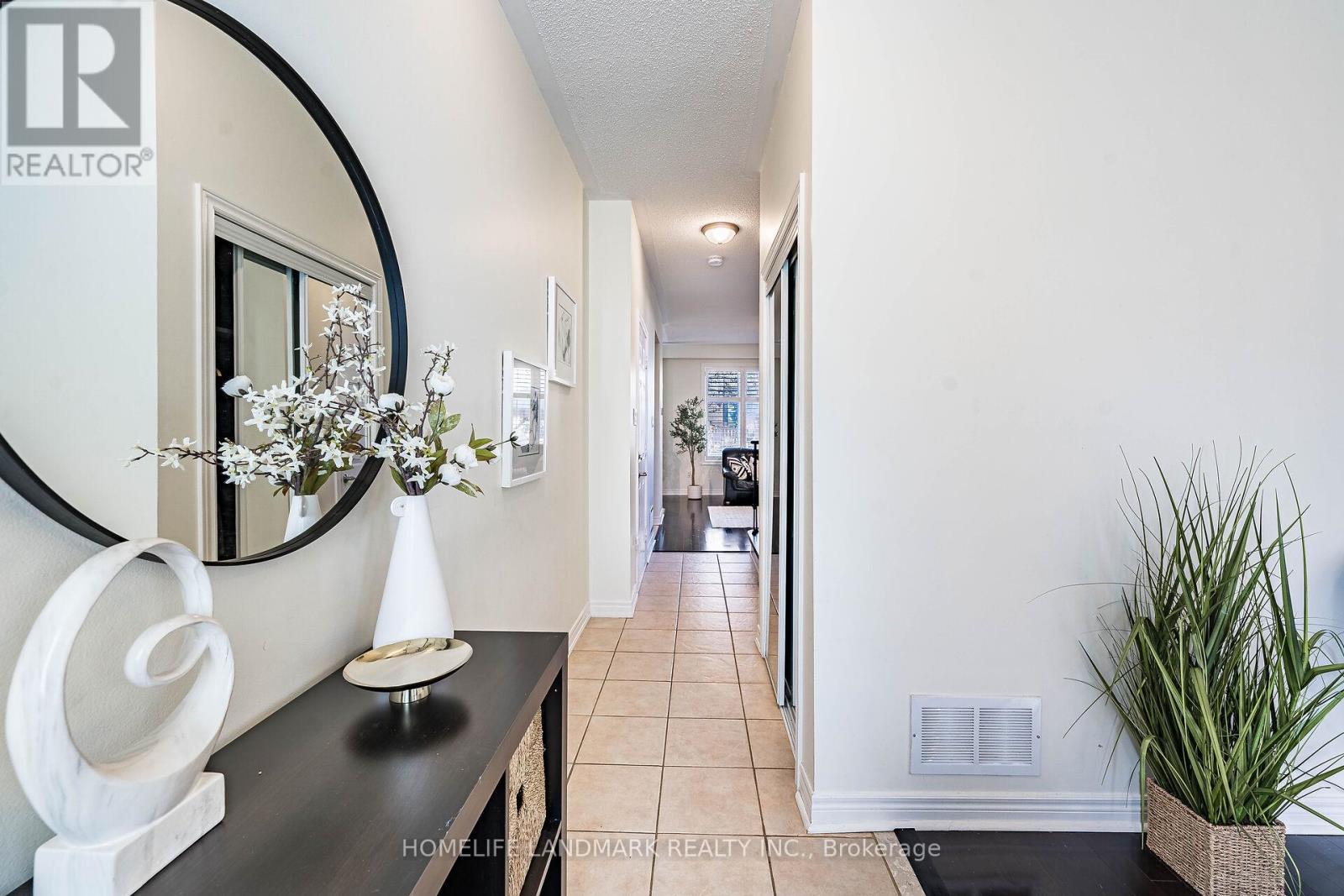 78 Longwood Avenue, Richmond Hill, Ontario  L4E 4A6 - Photo 5 - N12484756