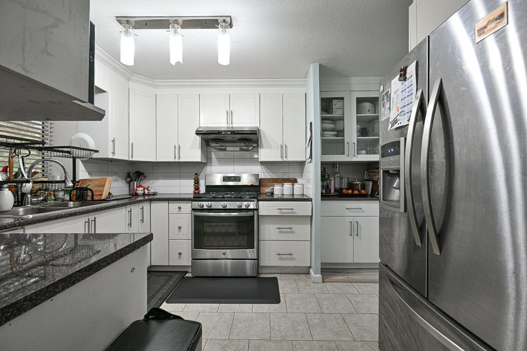 14346 68b Avenue, Surrey, British Columbia  V3W 8X1 - Photo 7 - R3061825