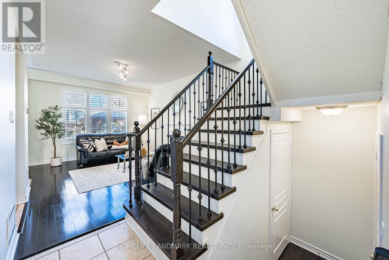 78 Longwood Avenue, Richmond Hill, Ontario  L4E 4A6 - Photo 6 - N12484756