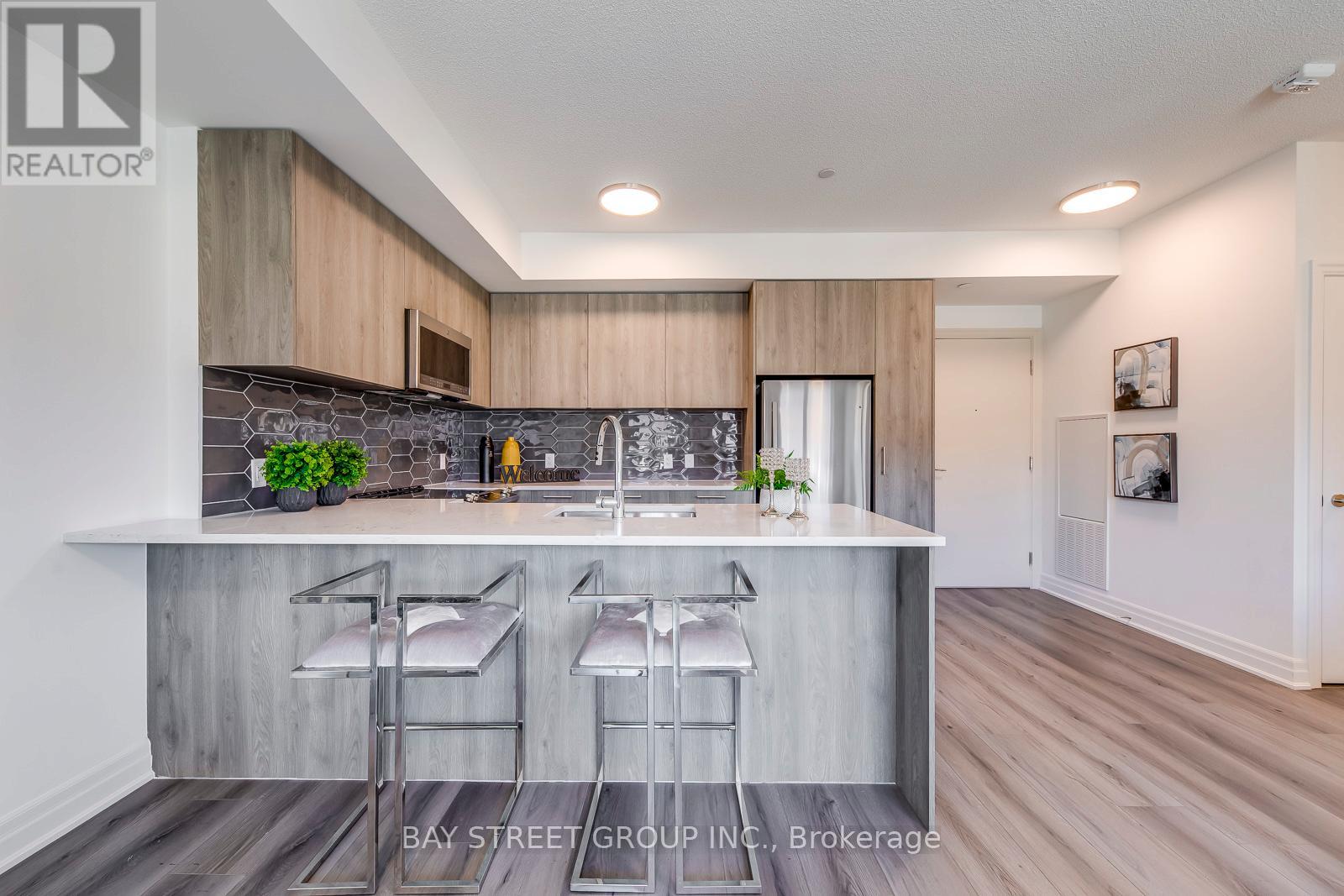 327 - 101 Cathedral High Street, Markham, Ontario  L6C 3L8 - Photo 11 - N12485401