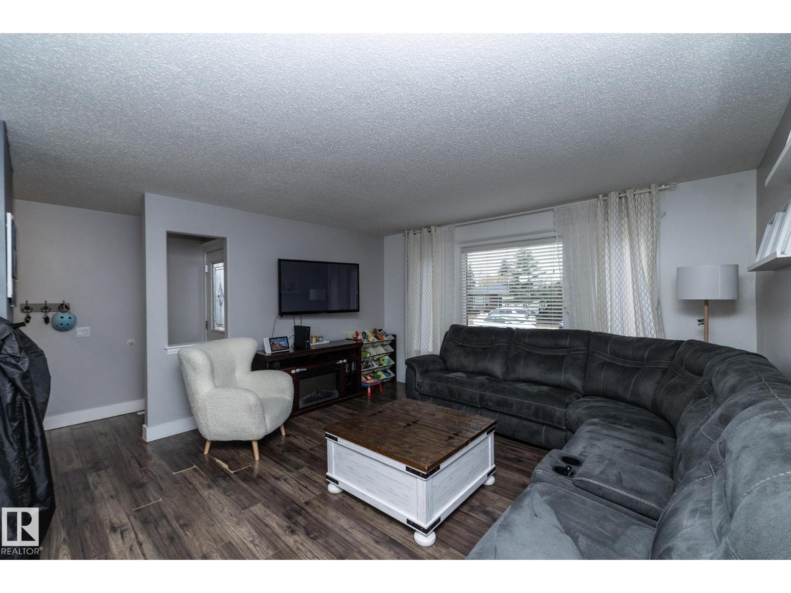 73 South Park Dr, Leduc, Alberta  T9E 4X5 - Photo 6 - E4463736