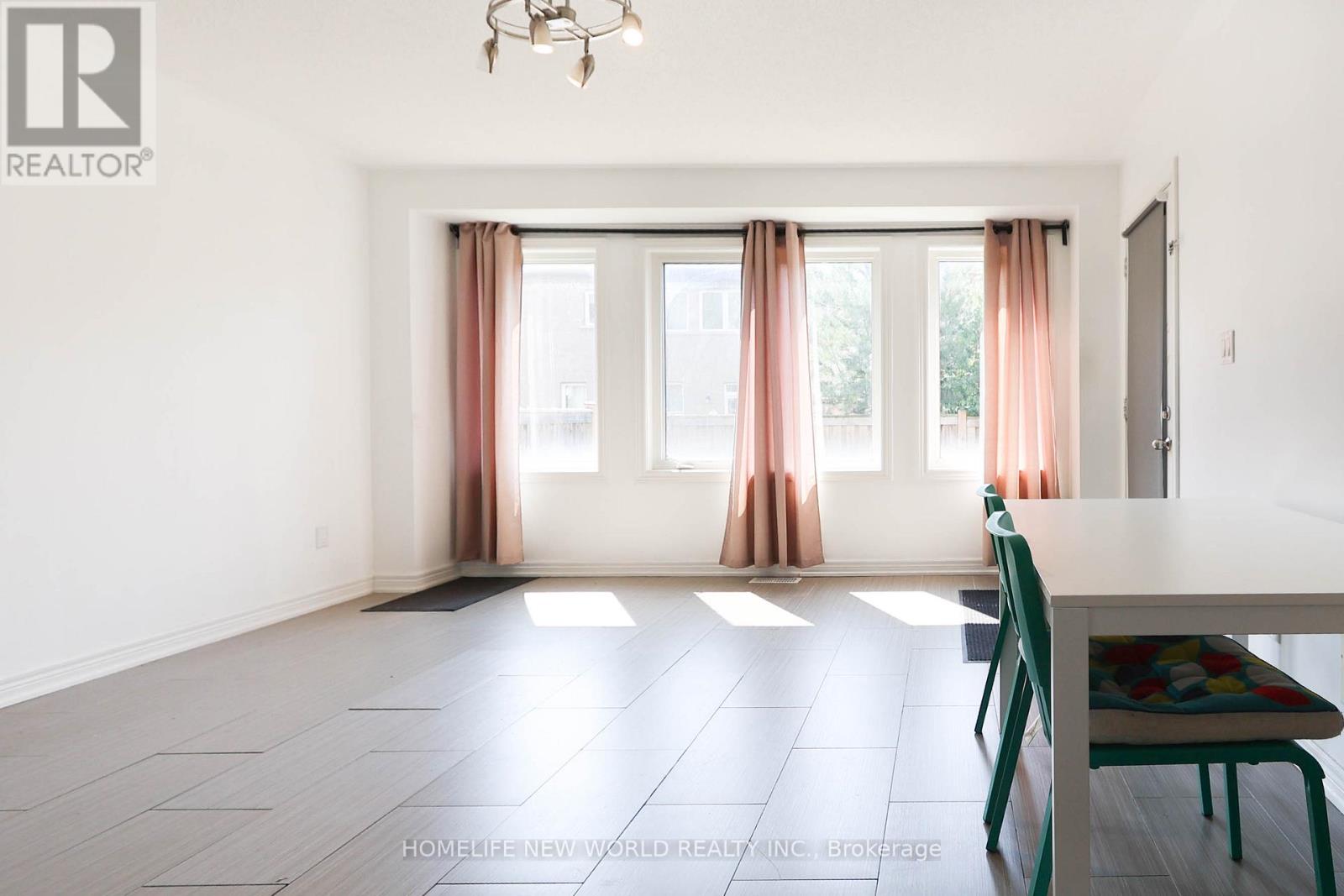 Main - 41 Pulpwood Crescent, Richmond Hill, Ontario  L4E 0V1 - Photo 4 - N12485434