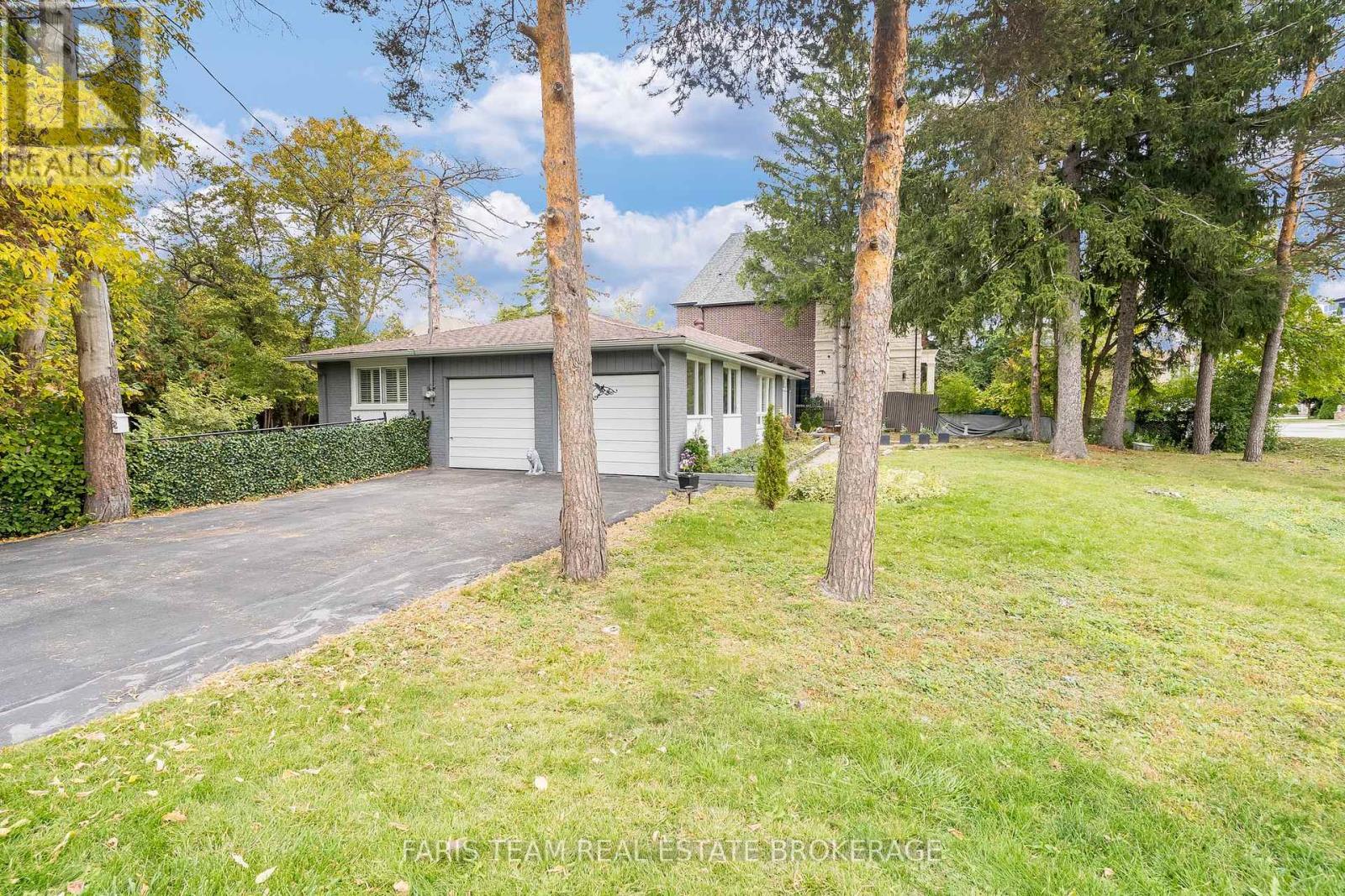 52 May Avenue, Richmond Hill, Ontario  L4C 3S6 - Photo 3 - N12485436