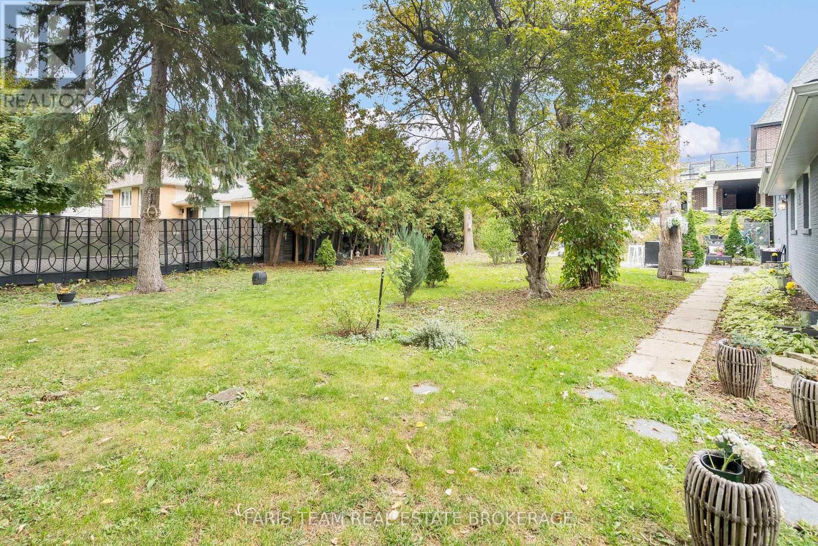 52 May Avenue, Richmond Hill, Ontario  L4C 3S6 - Photo 36 - N12485436