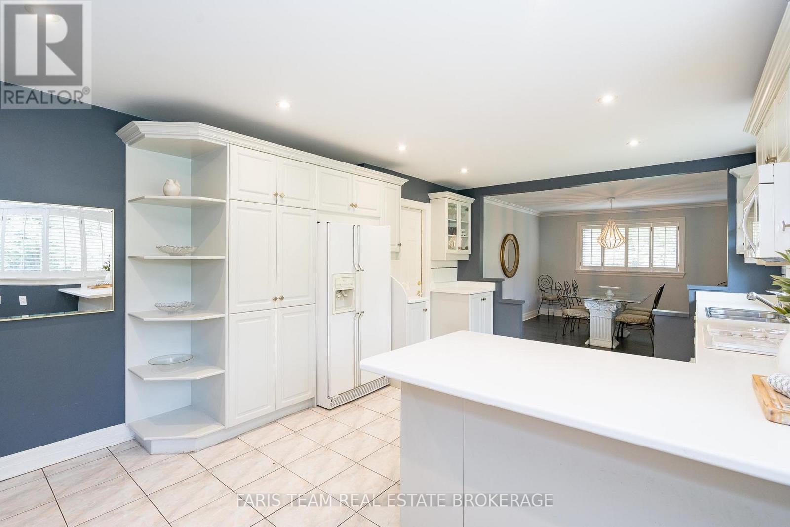 52 May Avenue, Richmond Hill, Ontario  L4C 3S6 - Photo 8 - N12485436