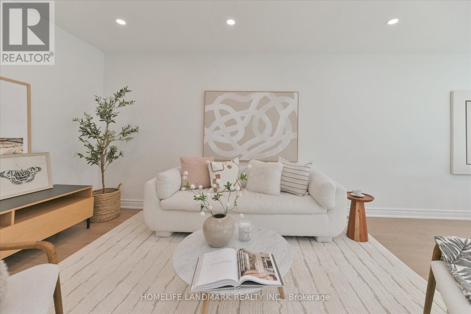 421 Browndale Crescent, Richmond Hill, Ontario  L4C 3H9 - Photo 10 - N12485494