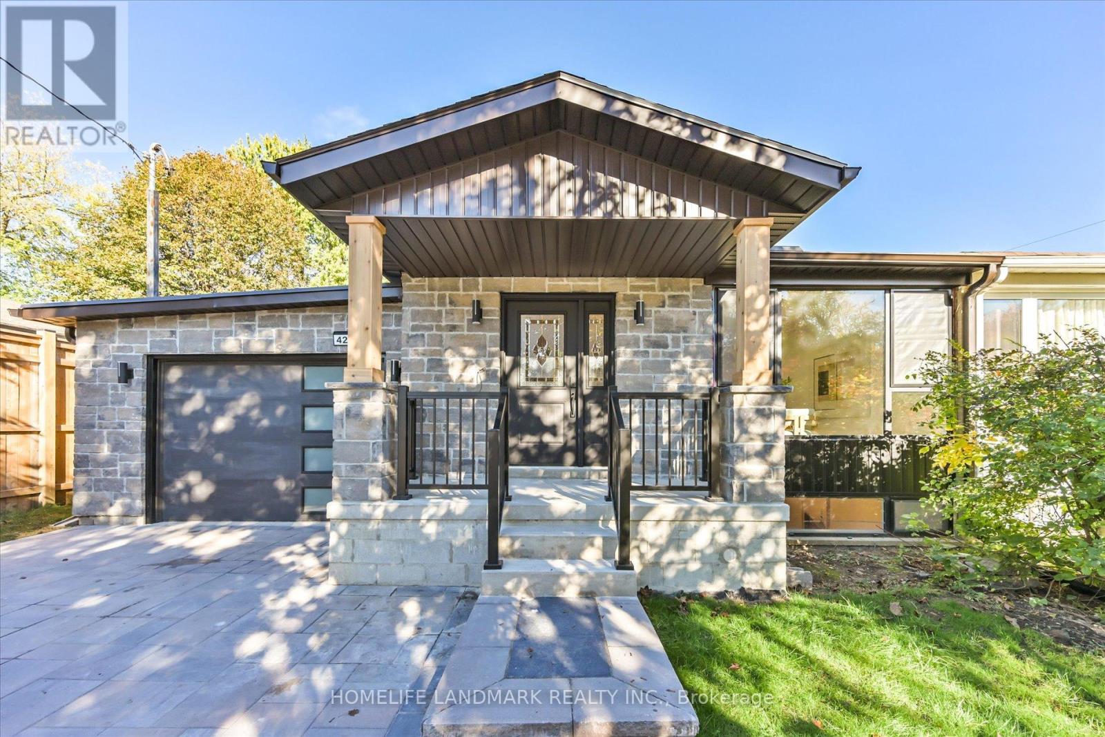 421 Browndale Crescent, Richmond Hill, Ontario  L4C 3H9 - Photo 2 - N12485494