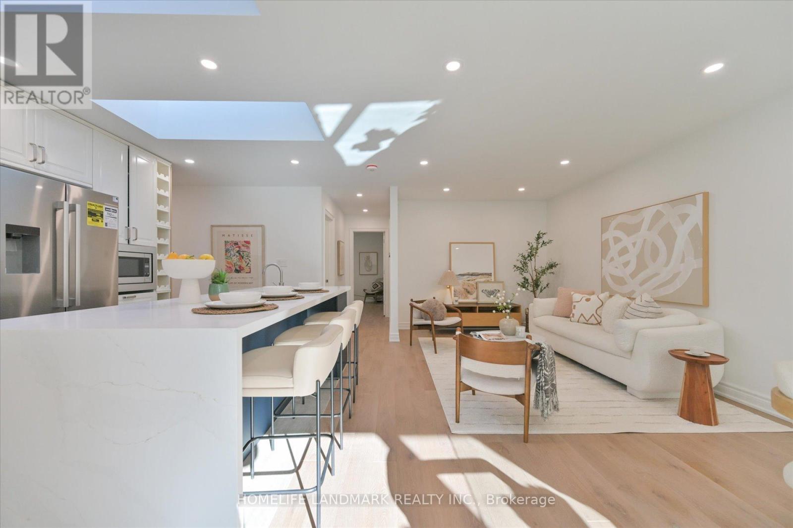 421 Browndale Crescent, Richmond Hill, Ontario  L4C 3H9 - Photo 8 - N12485494