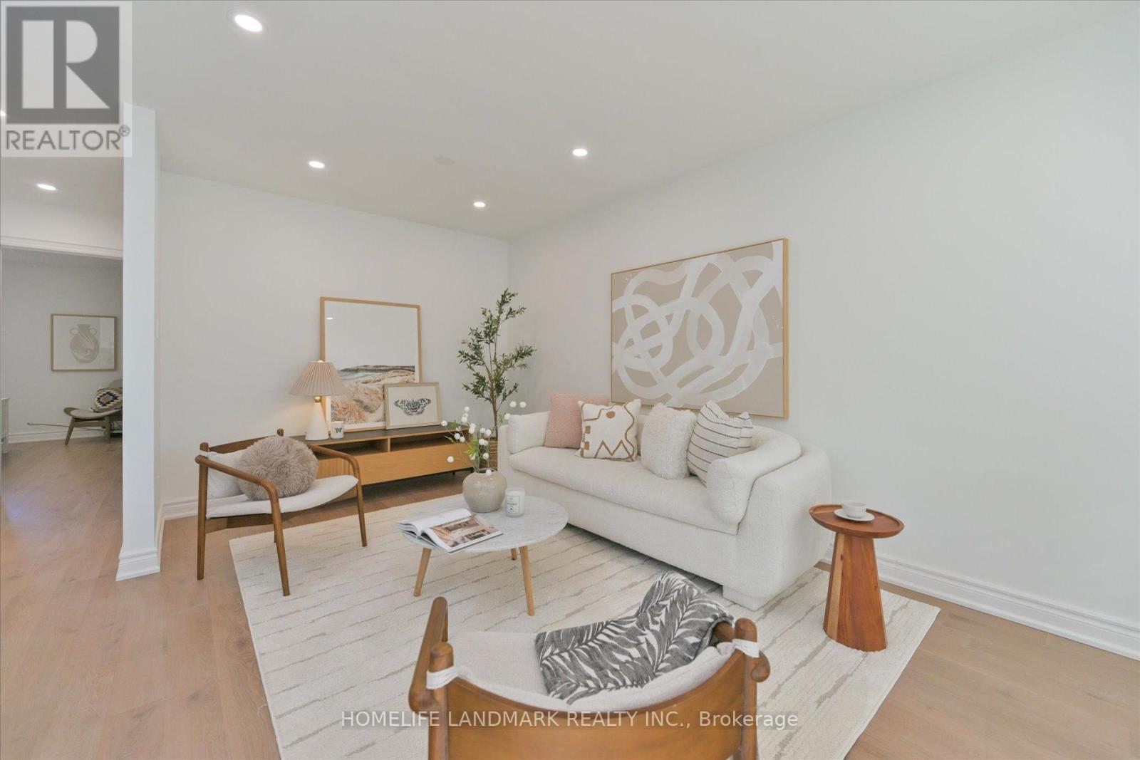 421 Browndale Crescent, Richmond Hill, Ontario  L4C 3H9 - Photo 9 - N12485494