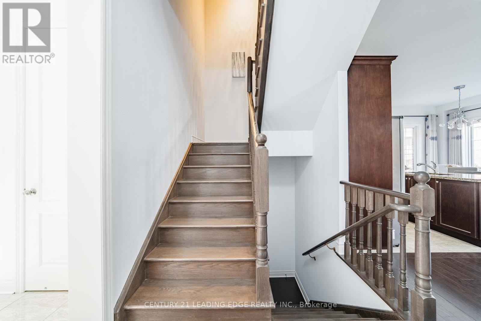 63 Ken Sinclair Crescent, Aurora, Ontario  L4G 3J1 - Photo 27 - N12485526