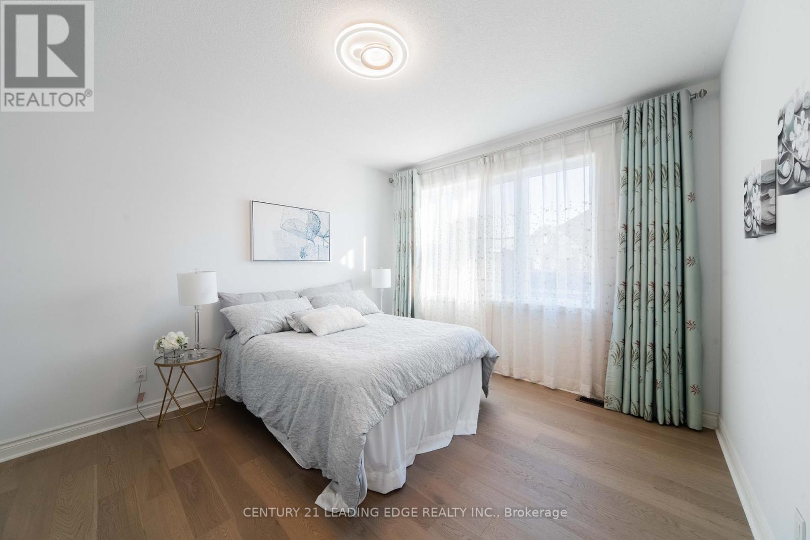 63 Ken Sinclair Crescent, Aurora, Ontario  L4G 3J1 - Photo 33 - N12485526