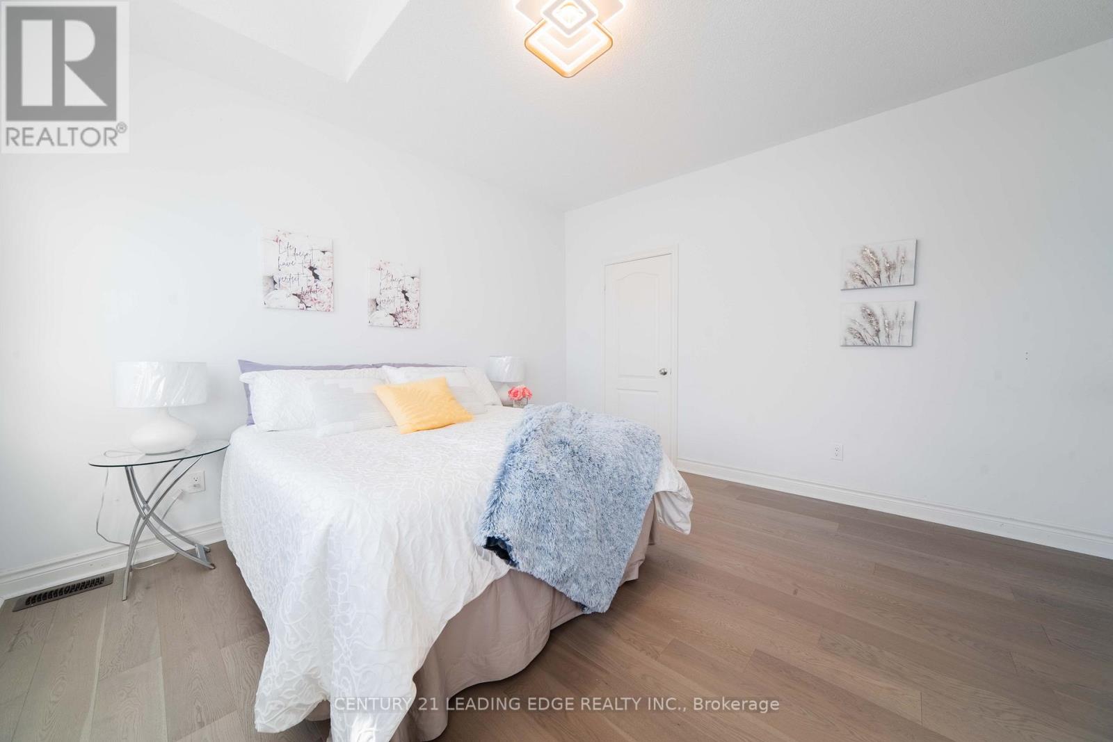 63 Ken Sinclair Crescent, Aurora, Ontario  L4G 3J1 - Photo 39 - N12485526