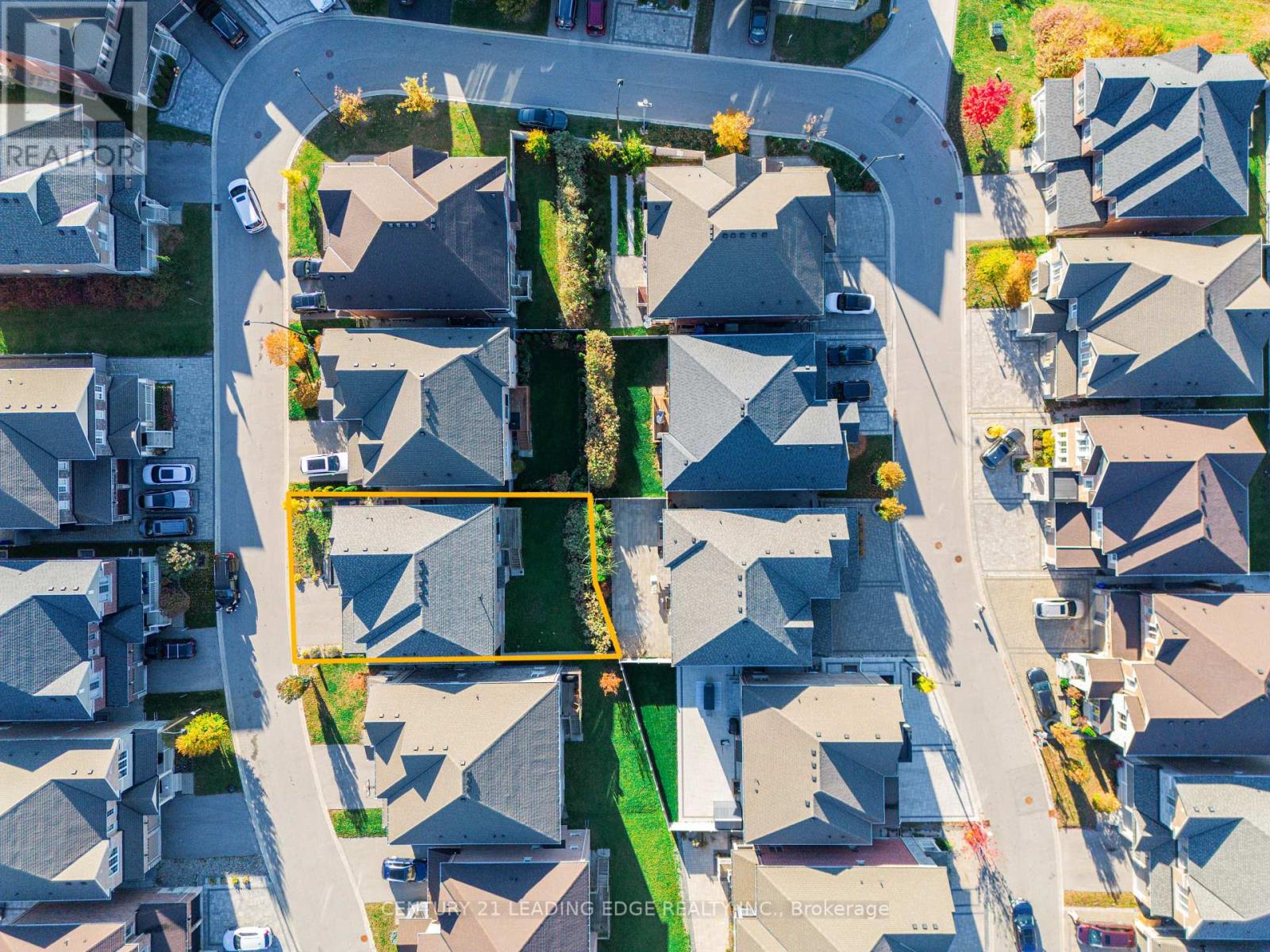 63 Ken Sinclair Crescent, Aurora, Ontario  L4G 3J1 - Photo 4 - N12485526