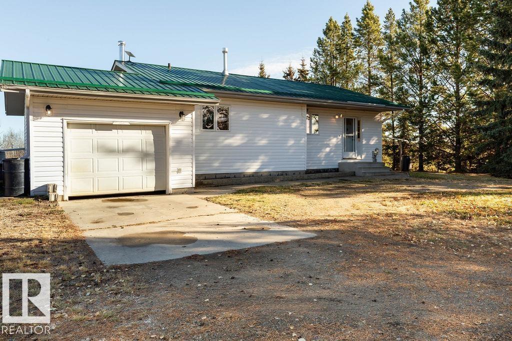 1316 Twp Road 522, Rural Parkland County, Alberta  T7Z 2C2 - Photo 2 - E4463733