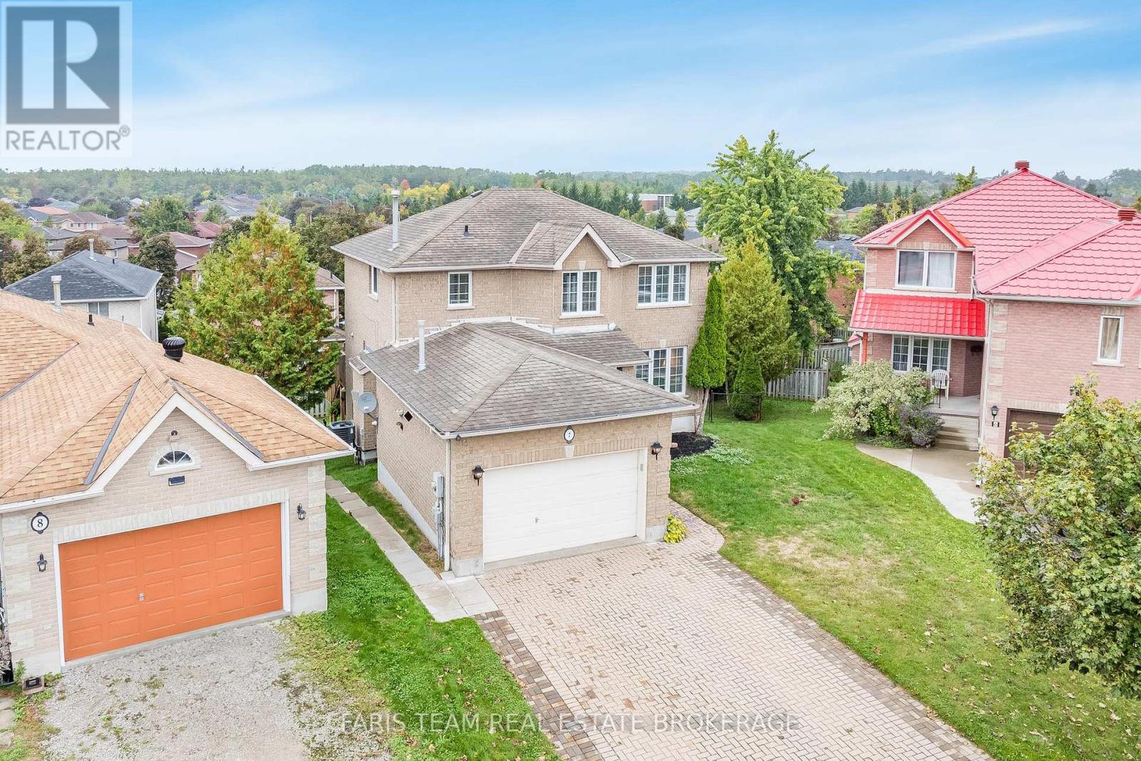 7 Round Leaf Court, Barrie (Holly), Ontario  L4N 9N3 - Photo 4 - S12485488