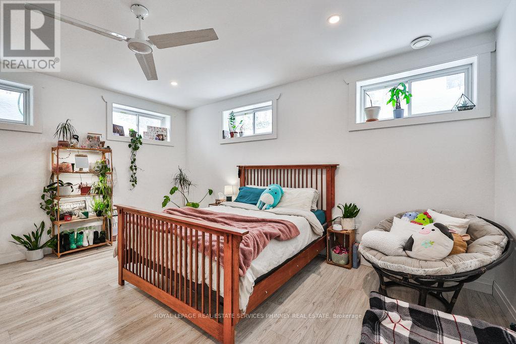 1068 Xavier Street, Gravenhurst (Morrison), Ontario  P0E 1G0 - Photo 37 - X12424614