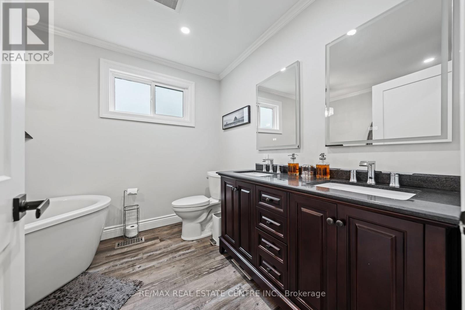 1 Hughson Street, North Dumfries, Ontario  N0B 1L0 - Photo 16 - X12484049