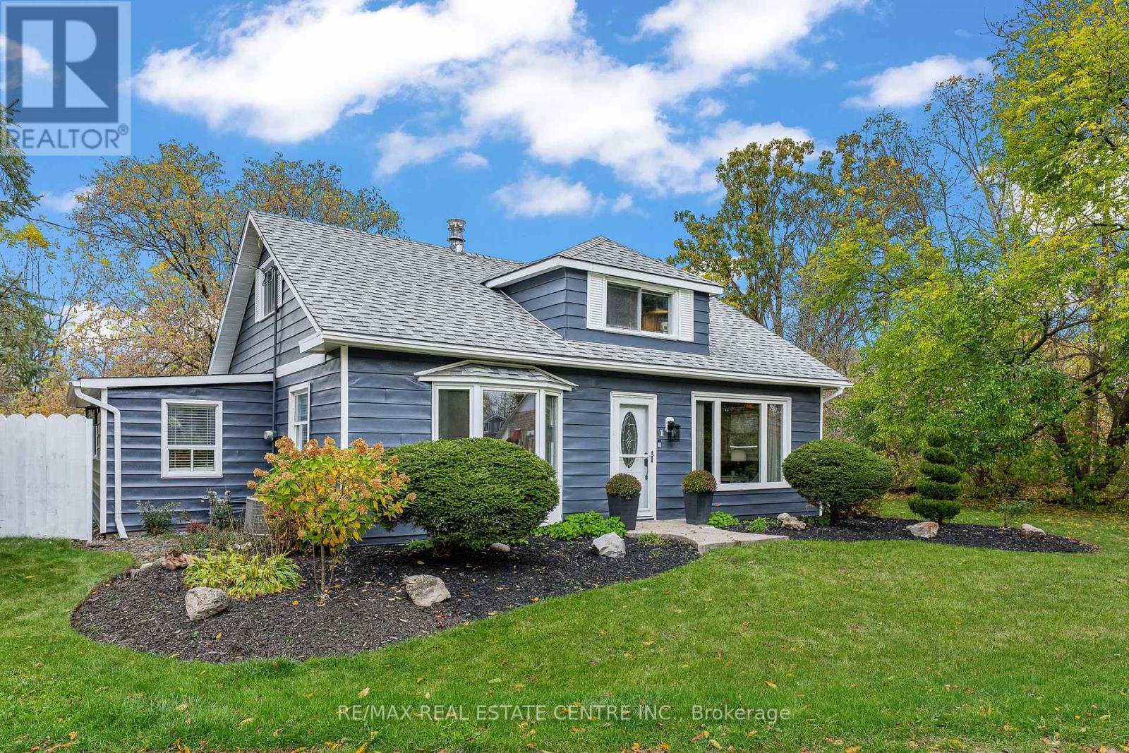 1 Hughson Street, North Dumfries, Ontario  N0B 1L0 - Photo 2 - X12484049