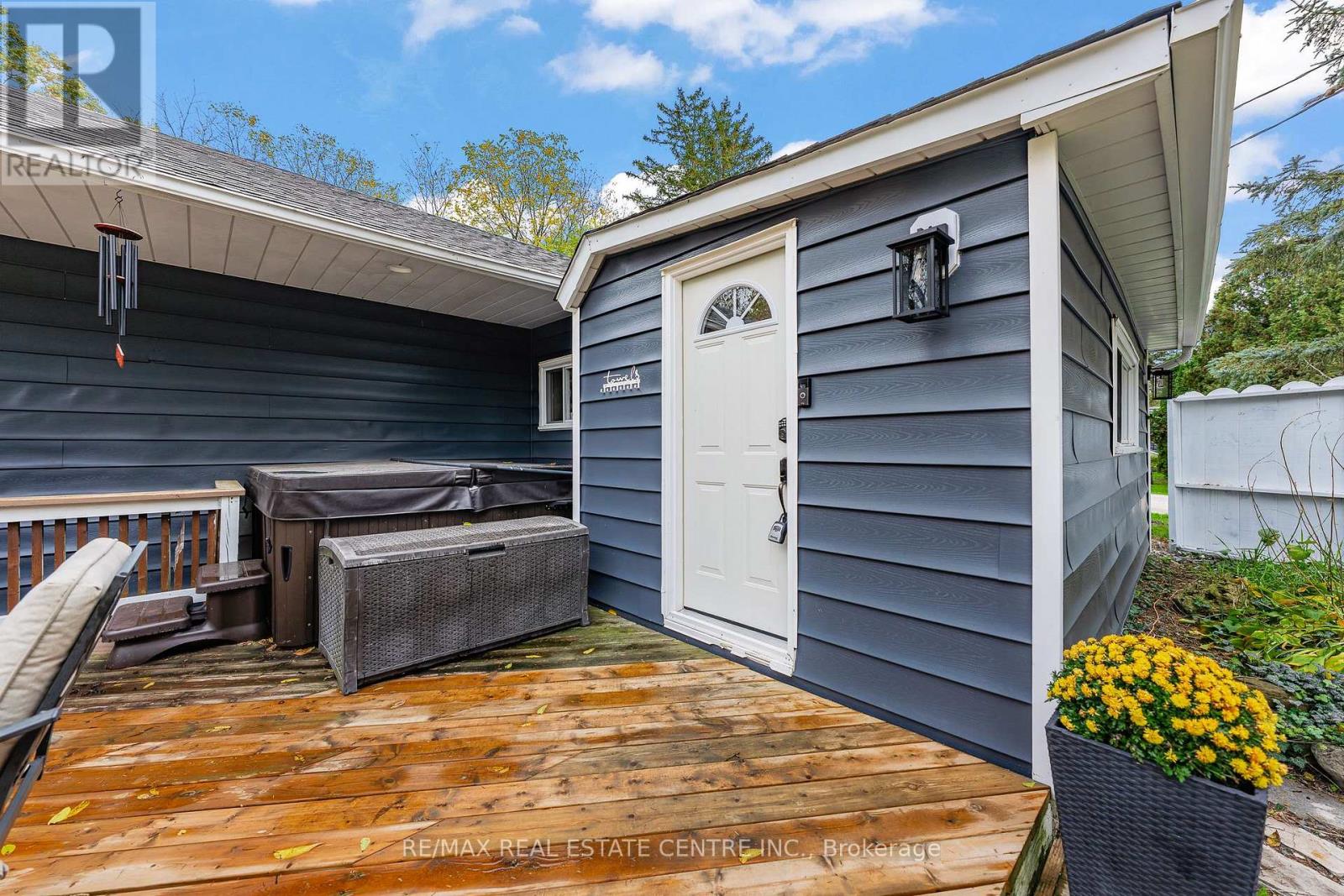 1 Hughson Street, North Dumfries, Ontario  N0B 1L0 - Photo 36 - X12484049