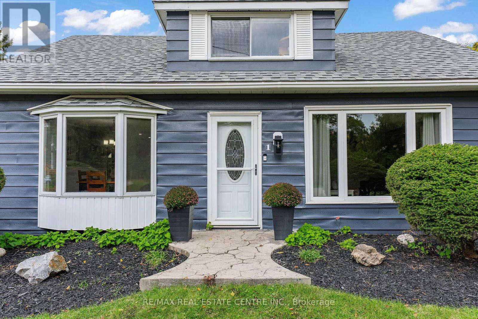 1 Hughson Street, North Dumfries, Ontario  N0B 1L0 - Photo 3 - X12484049