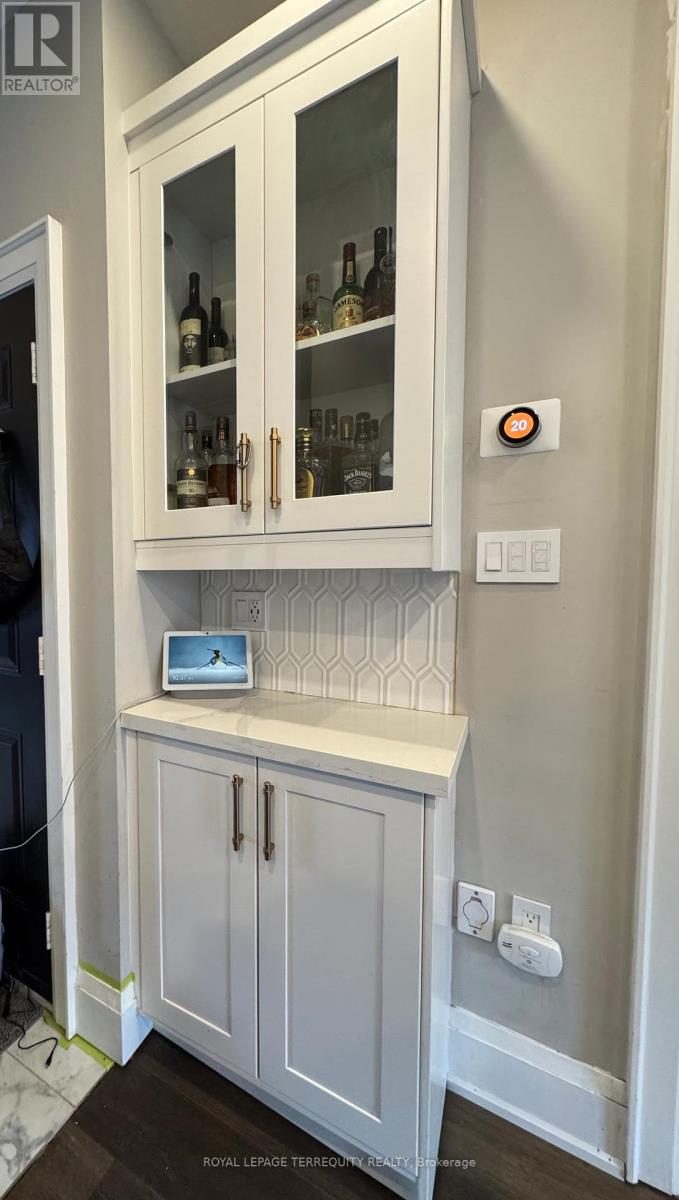 9 Palacebeach Trail, Hamilton, Ontario  L8E 0B9 - Photo 3 - X12442268