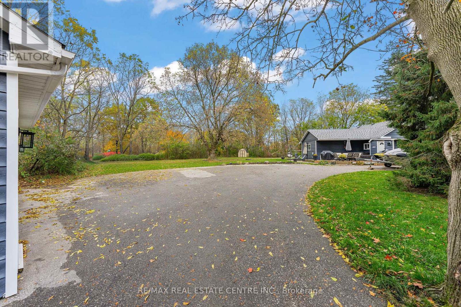 1 Hughson Street, North Dumfries, Ontario  N0B 1L0 - Photo 32 - X12484049