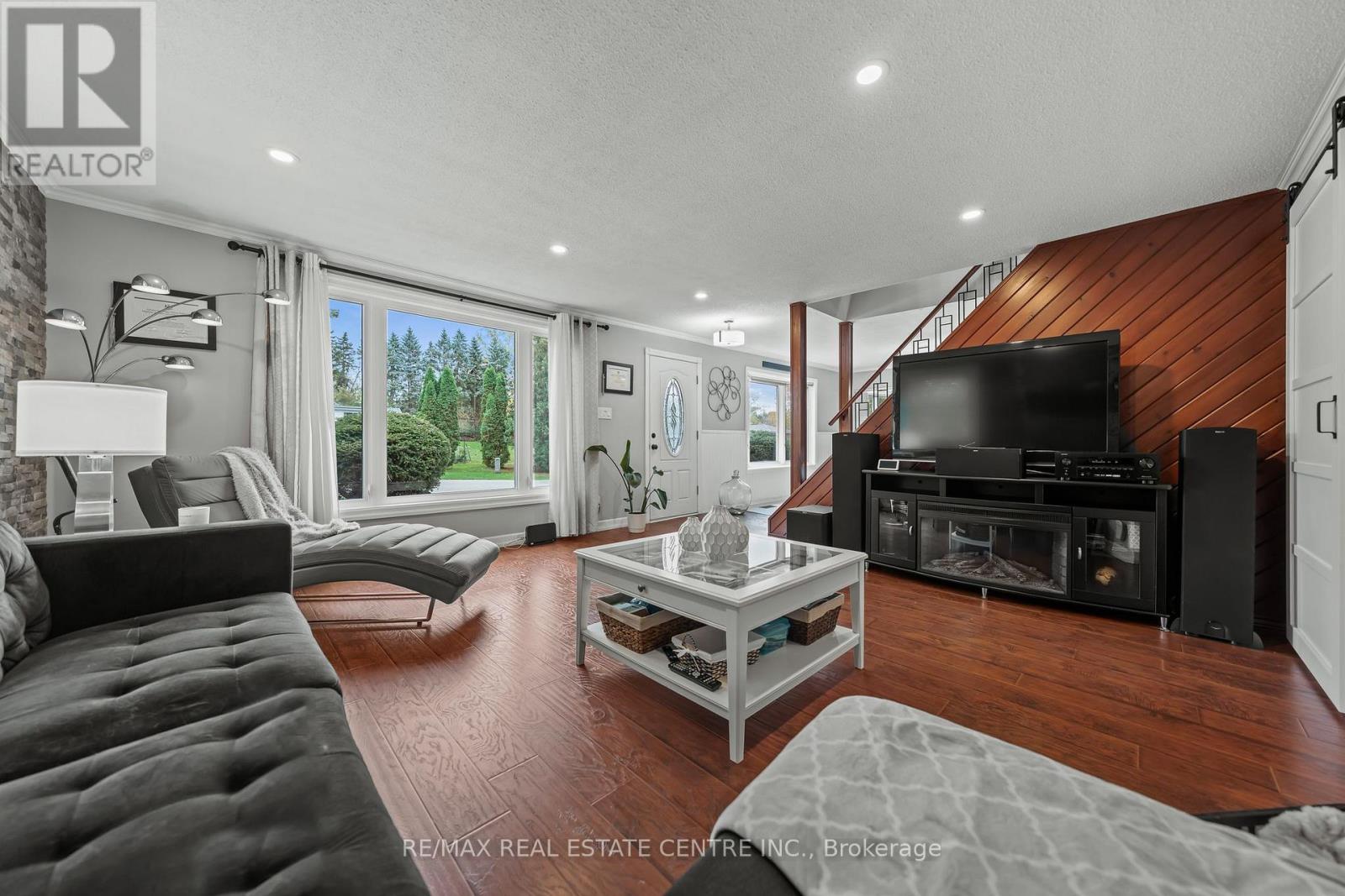 1 Hughson Street, North Dumfries, Ontario  N0B 1L0 - Photo 7 - X12484049