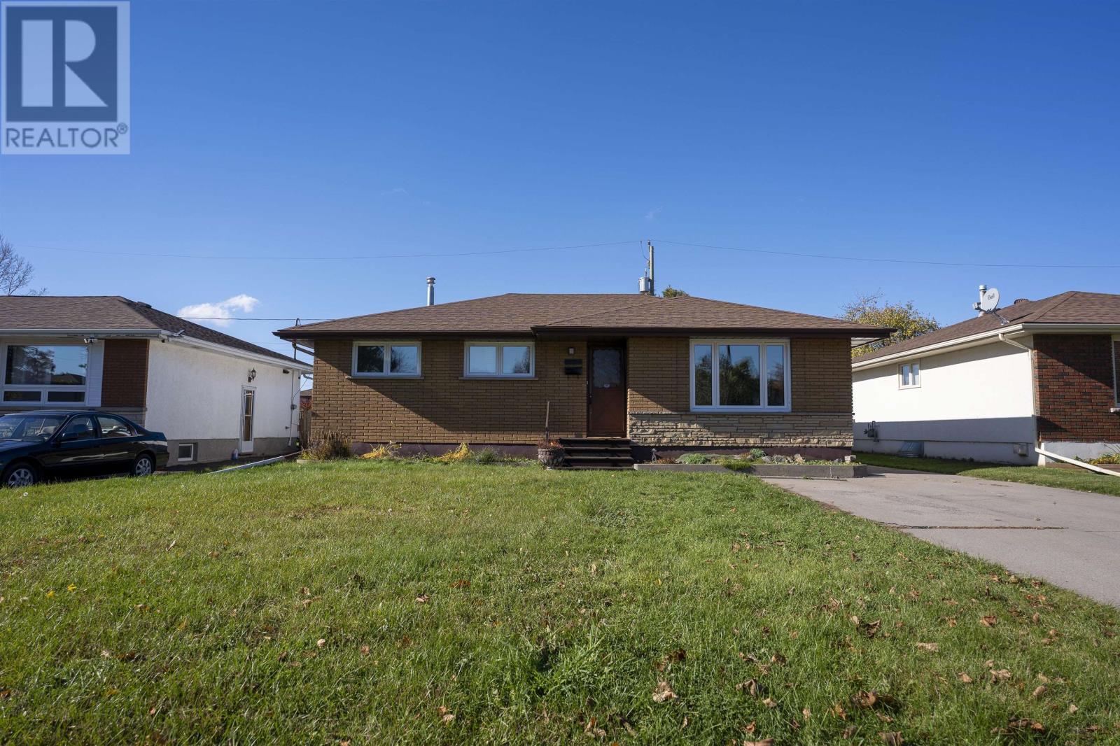 417 Agate BAY, Thunder Bay, Ontario