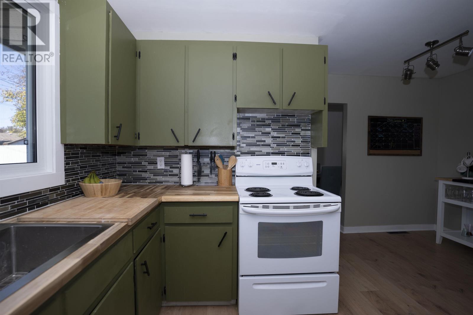 417 Agate Bay, Thunder Bay, Ontario  P7C 1T7 - Photo 10 - TB253337