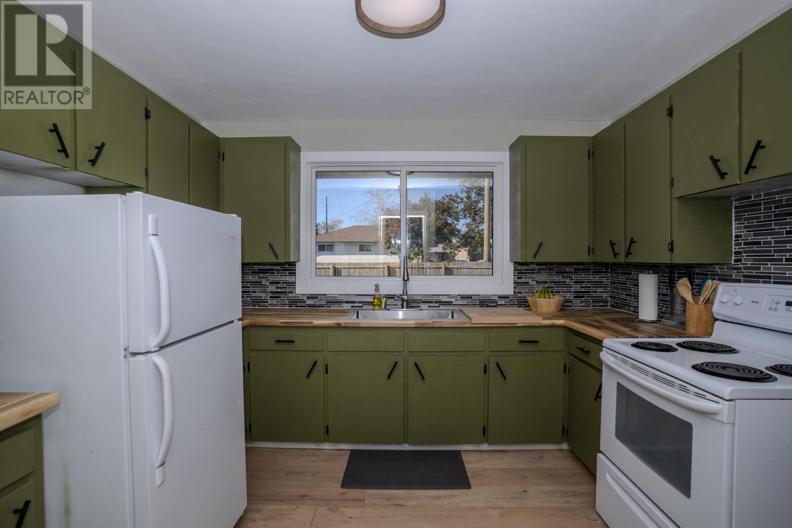 417 Agate Bay, Thunder Bay, Ontario  P7C 1T7 - Photo 8 - TB253337