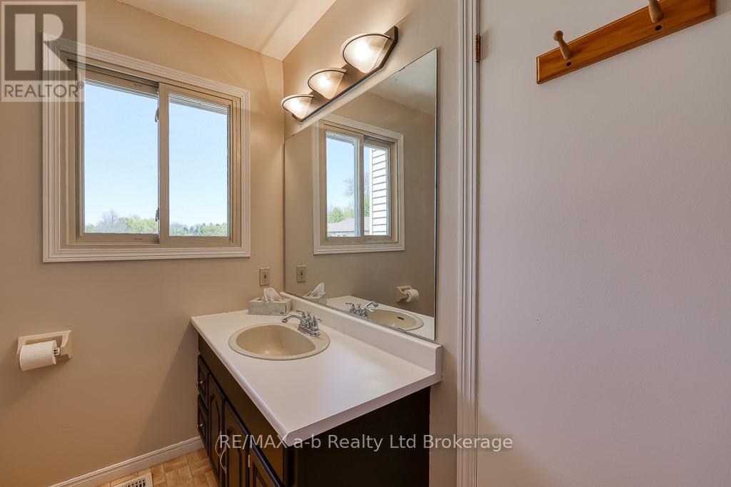 20 - 275 George Street, Ingersoll, Ontario  N5C 4A9 - Photo 13 - X12485572