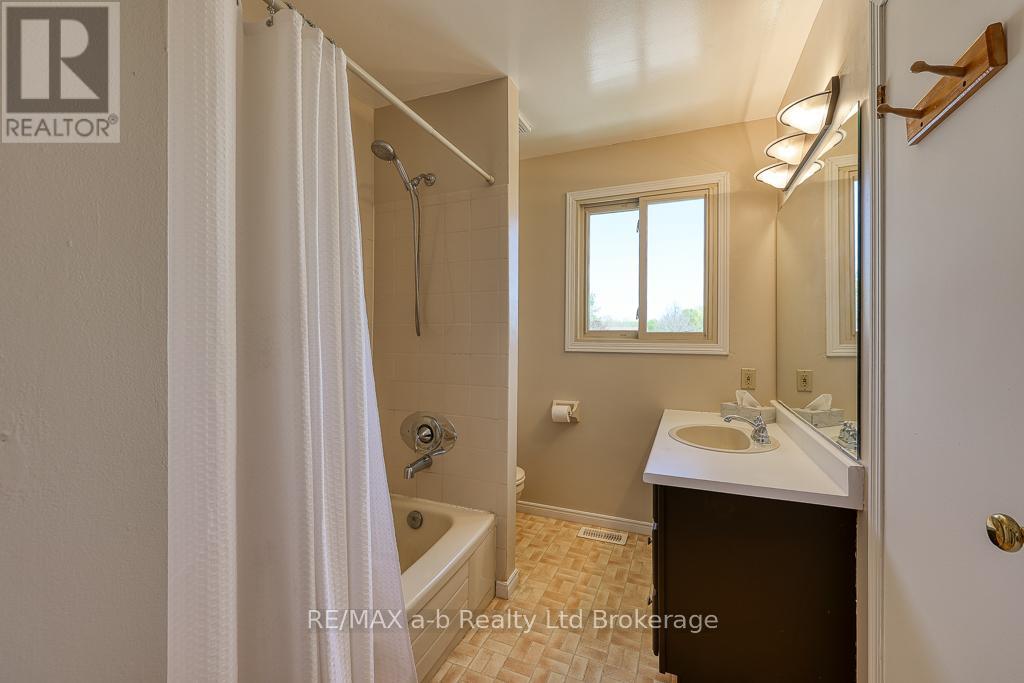 20 - 275 George Street, Ingersoll, Ontario  N5C 4A9 - Photo 14 - X12485572