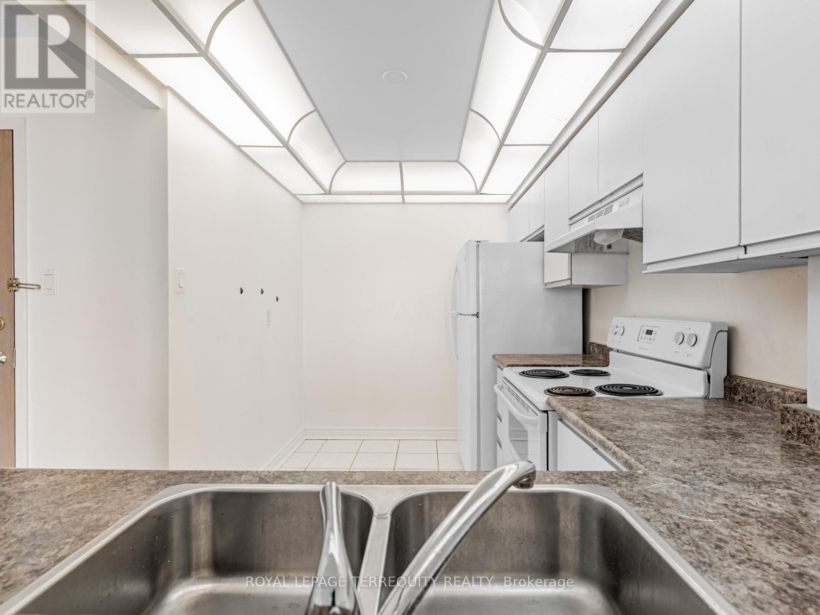 710 - 8501 Bayview Avenue, Richmond Hill, Ontario  L4B 3J7 - Photo 7 - N12478412